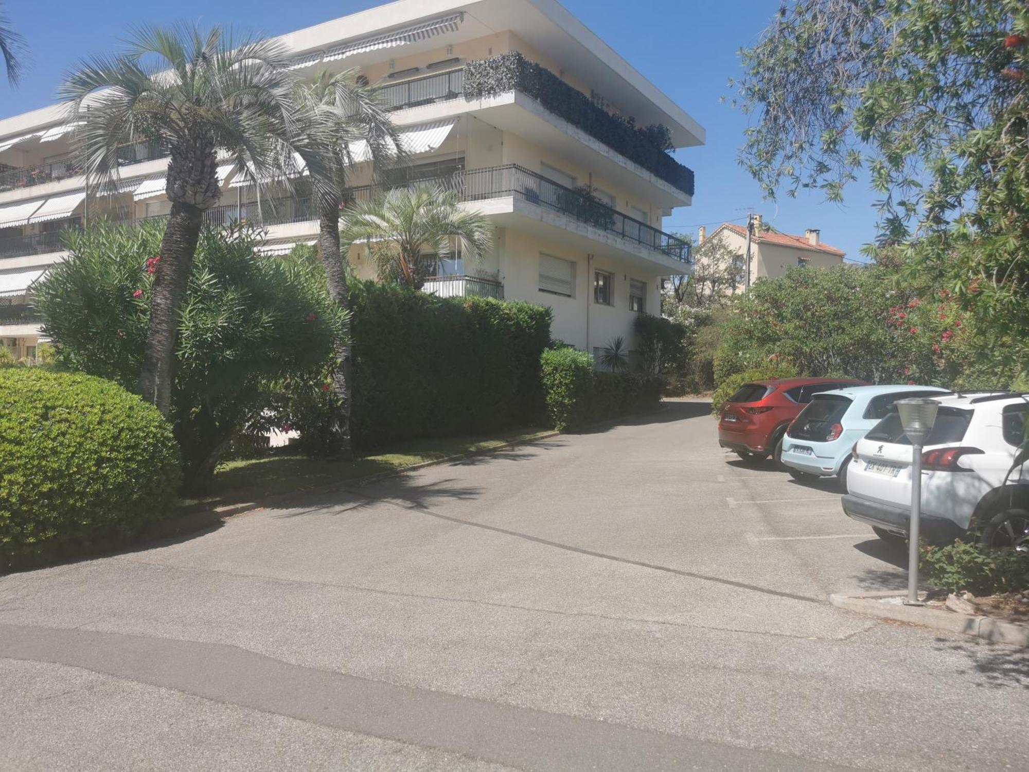 2 Bedrooms Seafront Appartement